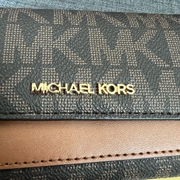 NWT MICHAEL KORS LEATHER JET SET CHARM MEDIUM 2 IN 1 WALLET - Picture 3 of 9